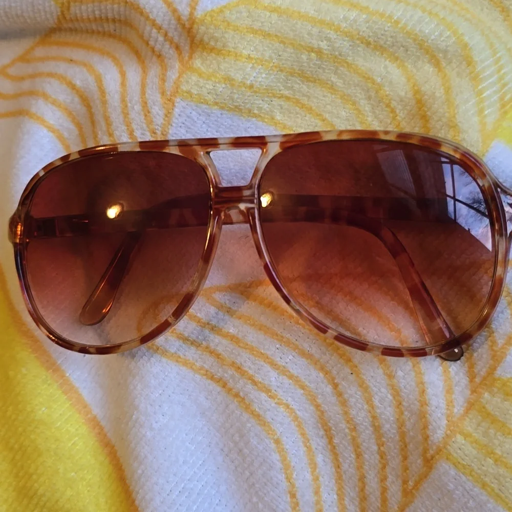 VGUC- Vintage Large Pilot Sunglasses with Gradient Lens Tortoise Frame - Picture 1 of 14